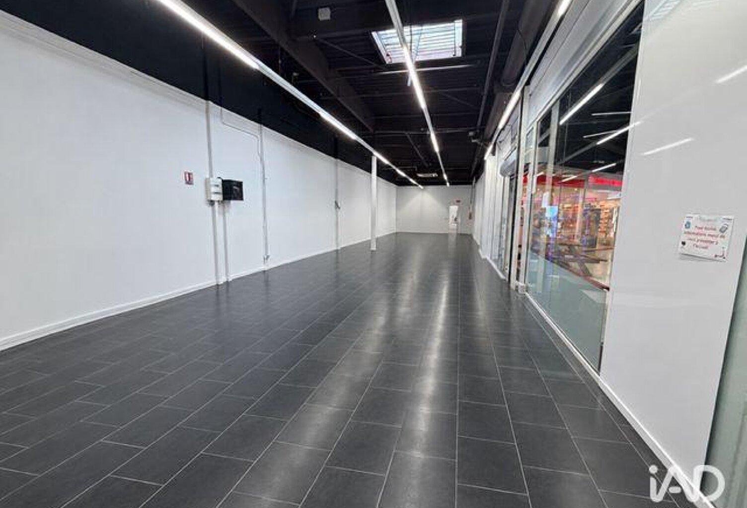 Location Boutique/Local commercial 158 m&sup2; — photo 1