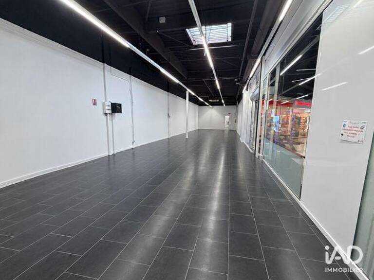 Location Boutique/Local commercial 158 m&sup2; — photo 1