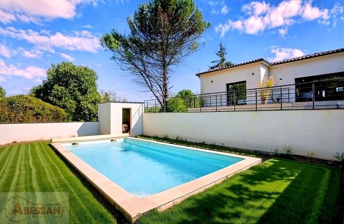Villa — photo 2