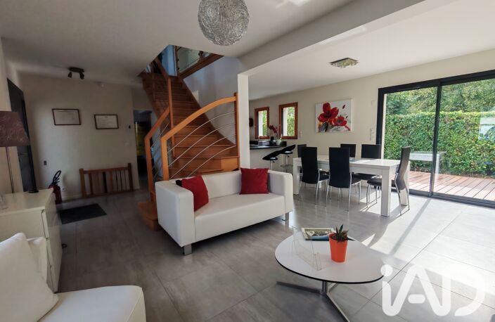 Vente Maison traditionnelle 7 pièces — photo 3