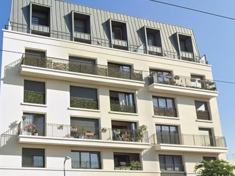 2P MEUBLE AVEC ASC  ET TERRASSE — photo 1