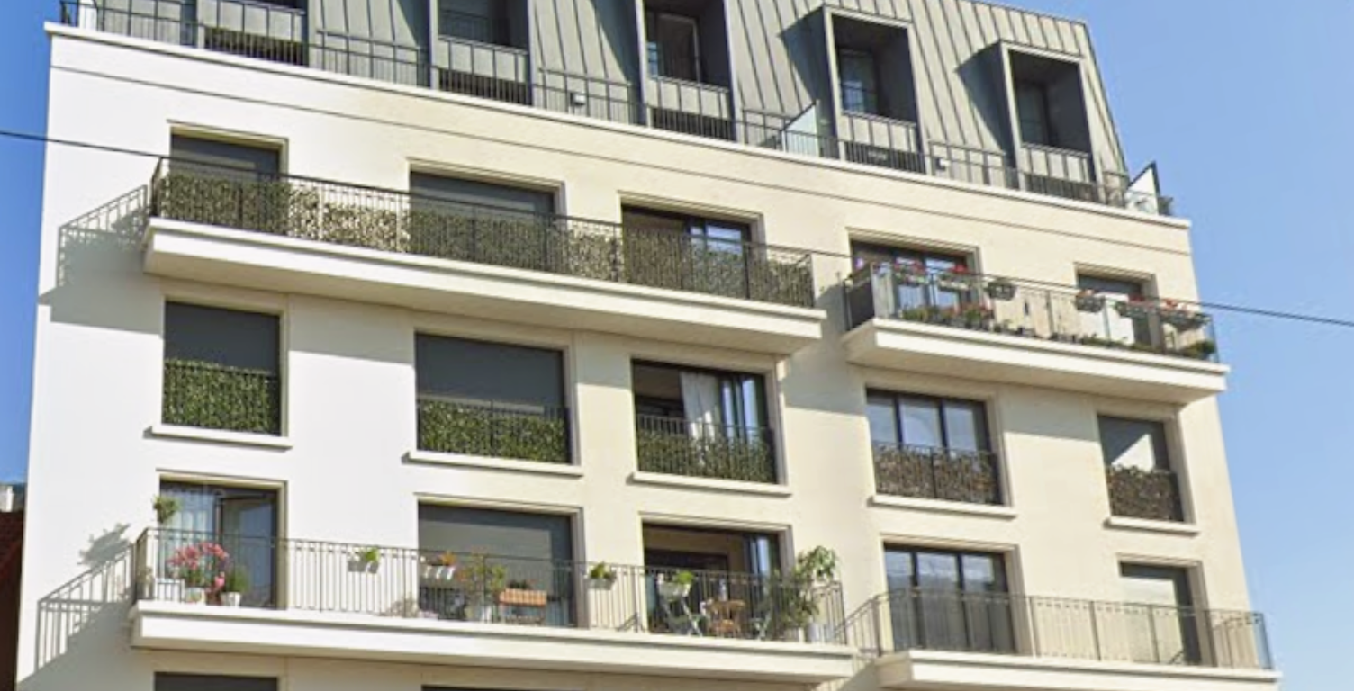 2P MEUBLE AVEC ASC  ET TERRASSE — photo 1