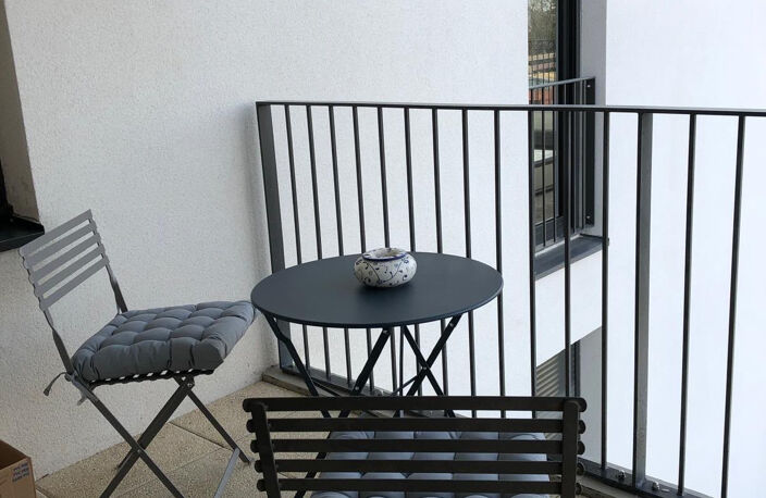 2P MEUBLE AVEC ASC  ET TERRASSE — photo 2