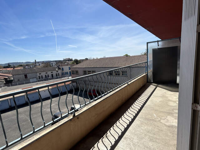 APPARTEMENT T2 AVEC BALCON ( AVEC EAU ET CHAUFFAGE) — photo du bien