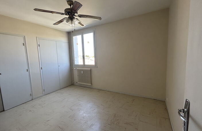 APPARTEMENT T2 AVEC BALCON ( AVEC EAU ET CHAUFFAGE) — photo 3