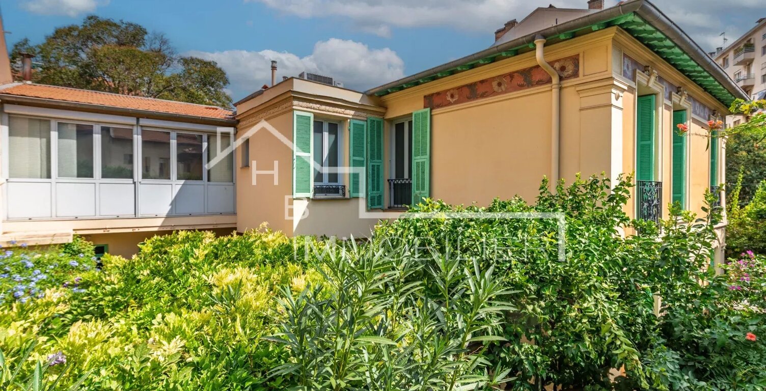Vente maison 7 pièces 190 m² Nice (06000) — photo 1