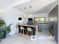 RUY ? Maison contemporaine de plain-pied avec piscine et vue dégagée — photo 4