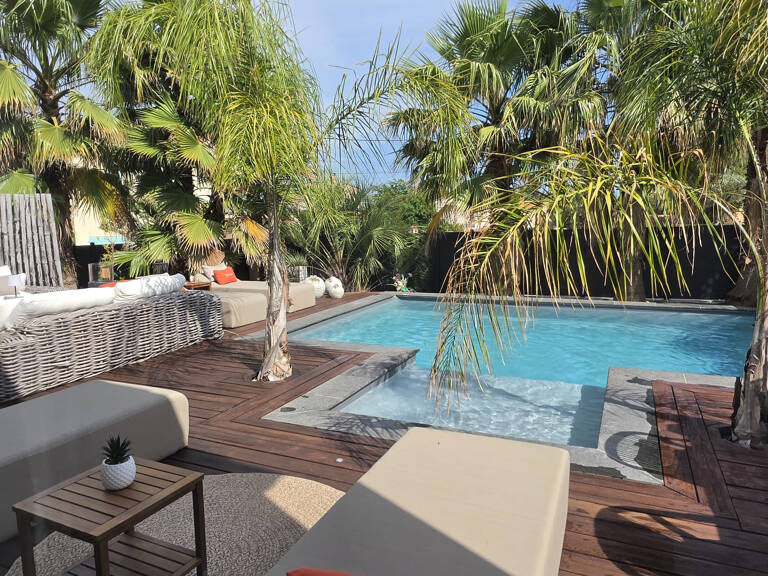 LE BEAUSSET   VILLA CONTEMPORAINE AVEC PISCINE, STUDIO INDÉPENDANT ET TERRAIN PLAT — photo 1