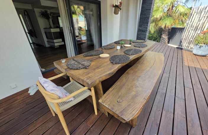 LE BEAUSSET   VILLA CONTEMPORAINE AVEC PISCINE, STUDIO INDÉPENDANT ET TERRAIN PLAT — photo 3