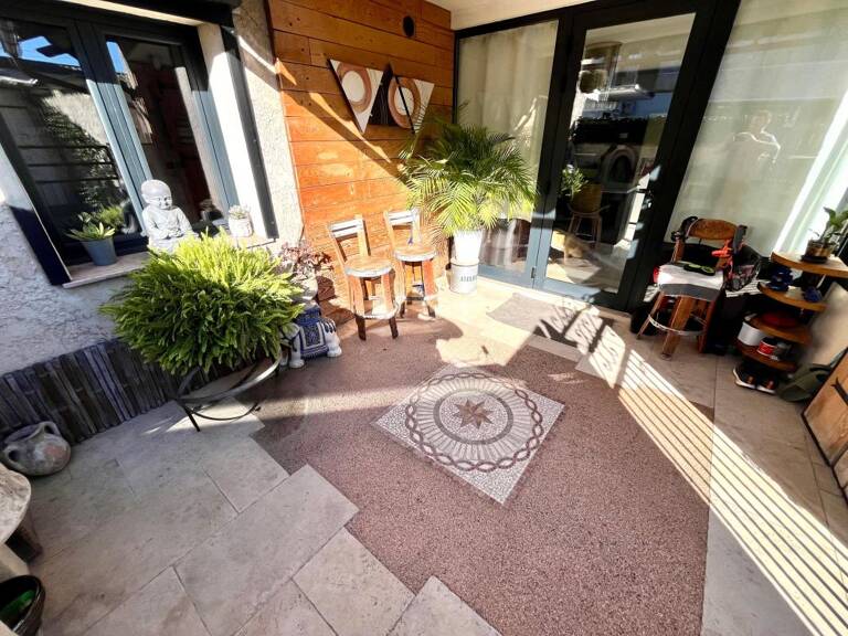 Appartement refait RDC avec terrasse au calme — photo 1