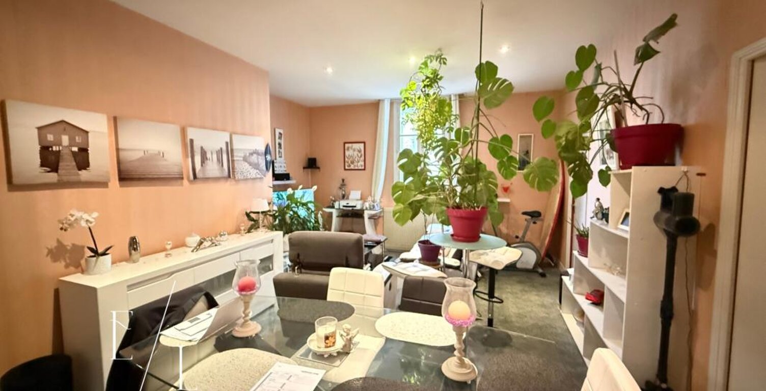 Maison de ville avec grand garage sans extérieur à VILLEFRANCHE DE LONCHAT (24) — photo 1