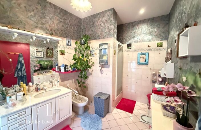 Maison de ville avec grand garage sans extérieur à VILLEFRANCHE DE LONCHAT (24) — photo 2