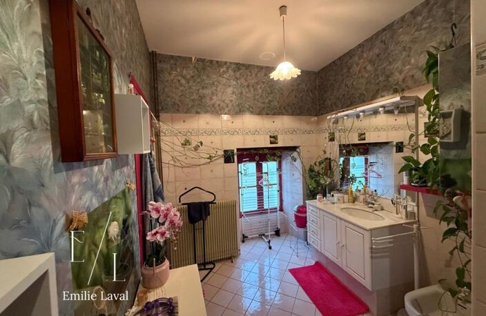 Maison de ville avec grand garage sans extérieur à VILLEFRANCHE DE LONCHAT (24) — photo 3