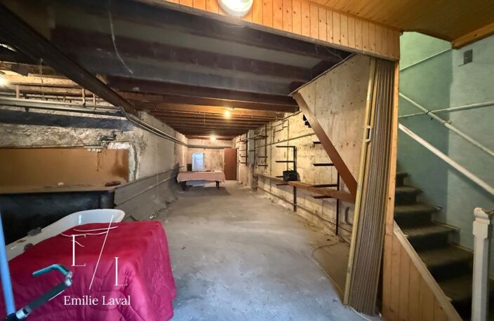 Maison de ville avec grand garage sans extérieur à VILLEFRANCHE DE LONCHAT (24) — photo 4