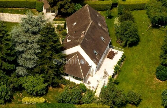 PISCOP – Propriété contemporaine d’exception aux portes de Paris 300 m² – Terrain 2 100 m² – Vue vallée — photo 2
