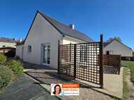 PLOUESCAT : Maison plain pied de 98m² - Plein centre - 2/3 chambres + Garage - Jardin — photo 2