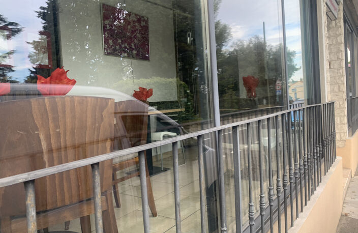 GRASSE EST MURS COMMERCIAUX A VENDRE — photo 2