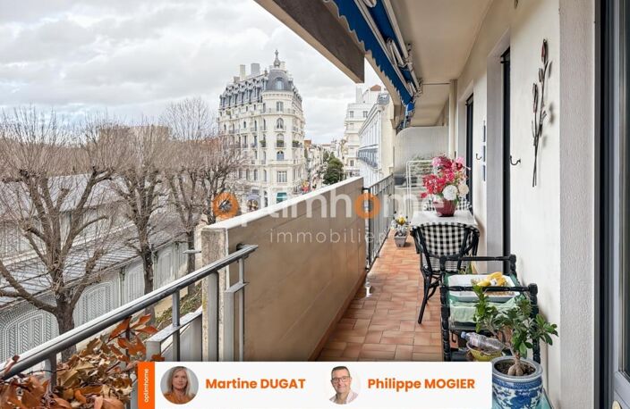 VICHY – FACE AU PARC DES SOURCES – APPARTEMENT F2 AVEC BALCON, ASCENSEUR ET CAVE — photo 3