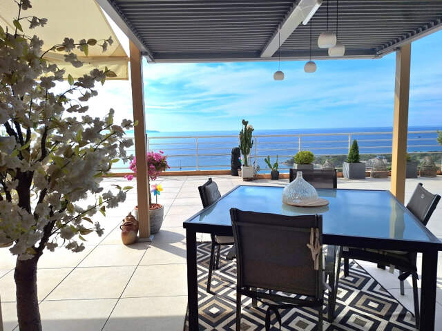 SANGUINAIRES T4 avec 110m2 de terrasse vue mer imprenable — photo du bien