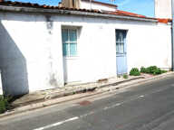 ENSEMBLE IMMOBILIER A RENOVER DE 121 M2 SUR UN TERRAIN CLOS — photo 2