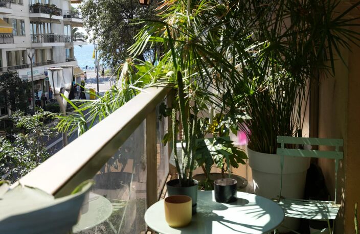 F3 Nice - Promenade Gambetta - traversant vue mer — photo 2