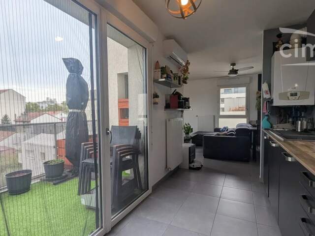 Superbe T3 moderne avec terrasse et garage à Villeurbanne — photo du bien