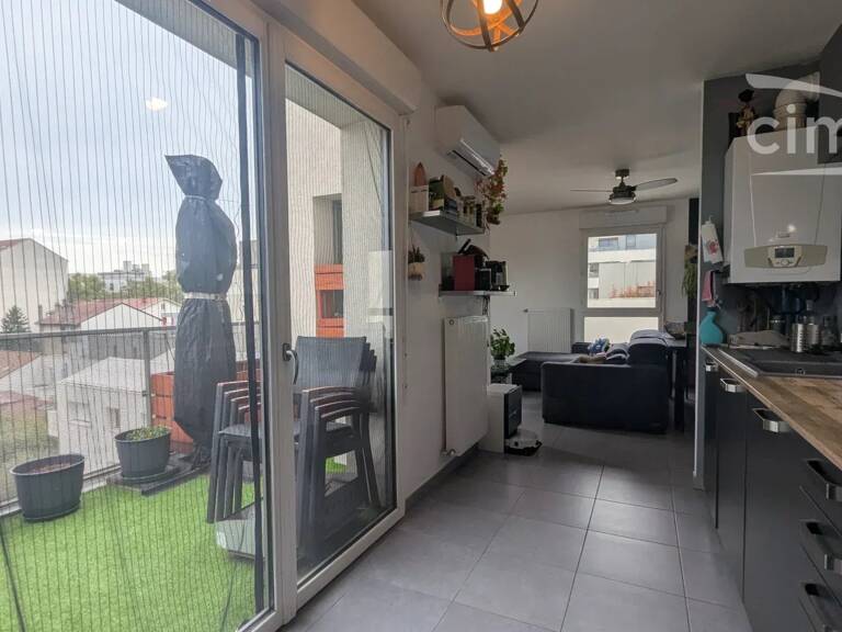 Superbe T3 moderne avec terrasse et garage à Villeurbanne — photo 1