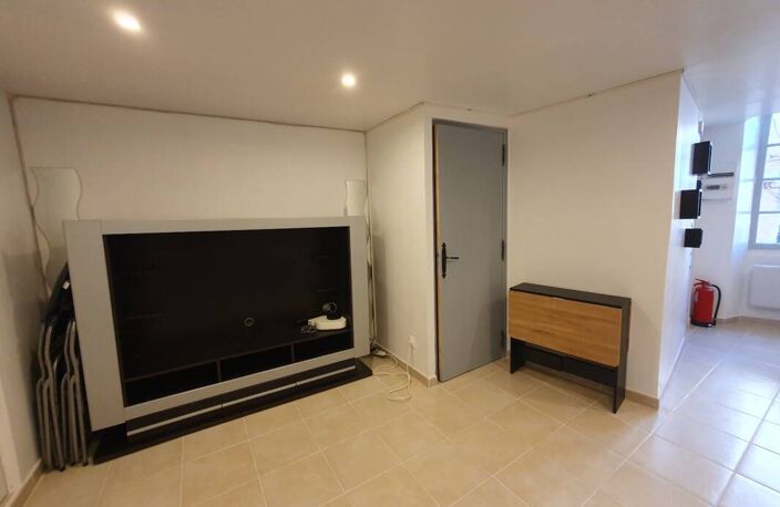 A vendre 1 studio (20,15 m2) et 1  deux pièces (33,05 m2) à 83190 Ollioules, meublés et tout équipé — photo 4