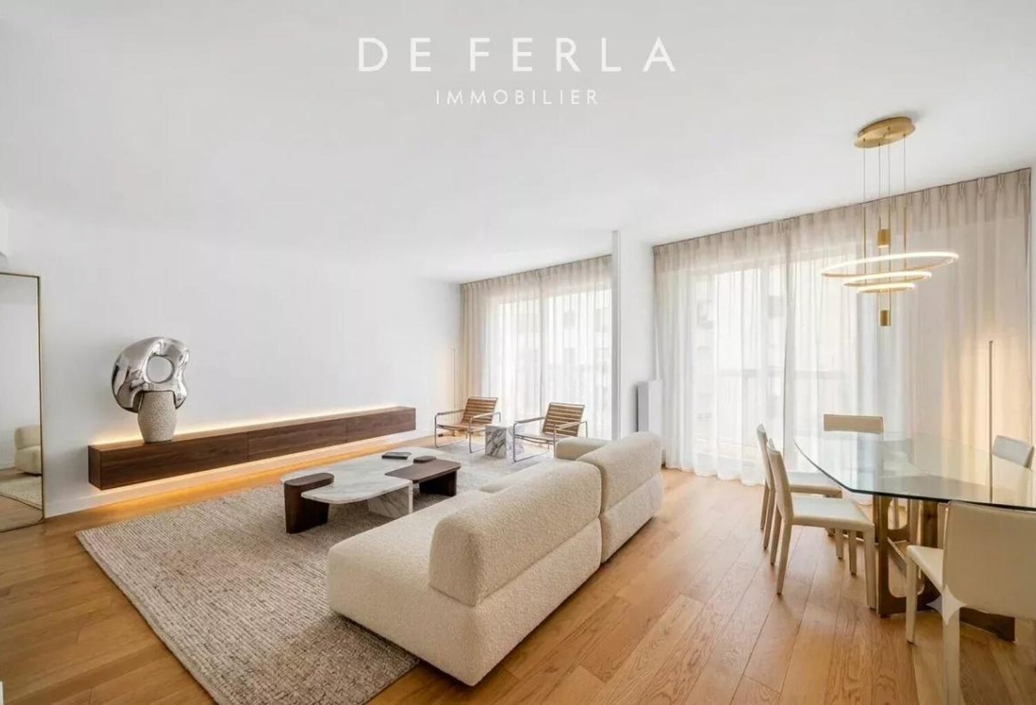 Paris XVᵉ – Appartement familial traversant avec doubles balcons et parking — photo 1