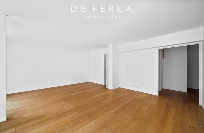 Paris XVᵉ – Appartement familial traversant avec doubles balcons et parking — photo 4