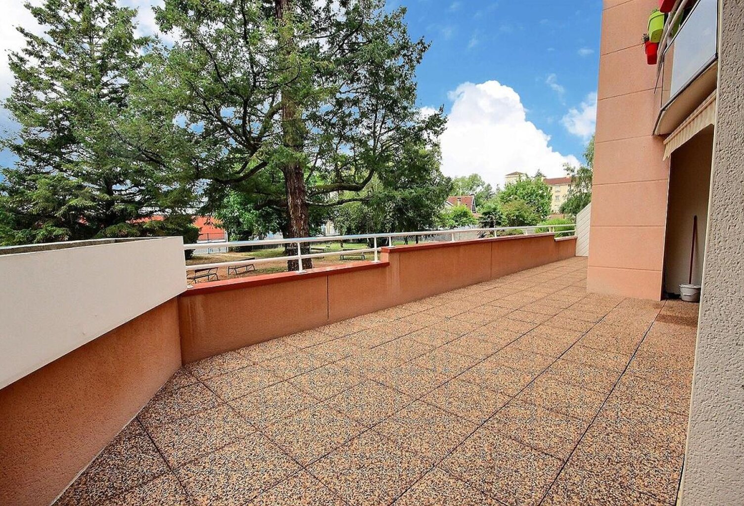 Haut de Billère : Appartement de 115 m² avec terrasse de 43 m², le confort d’une maison sans son entretien — photo 1