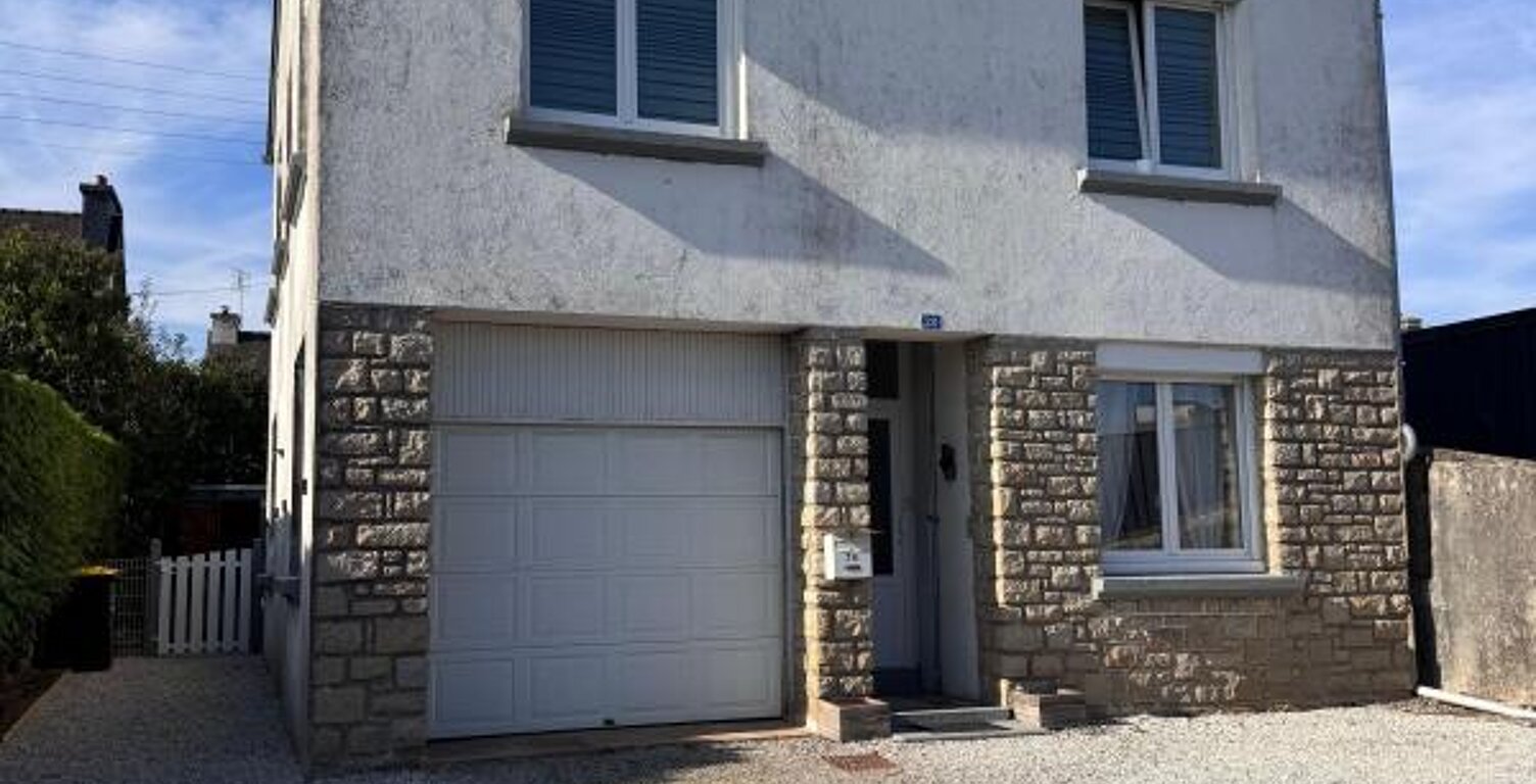 Investissement locatif clé en main à Rostrenen : maison de 70 m² en parfait état, 3 chambres, jardin et garage — photo 1