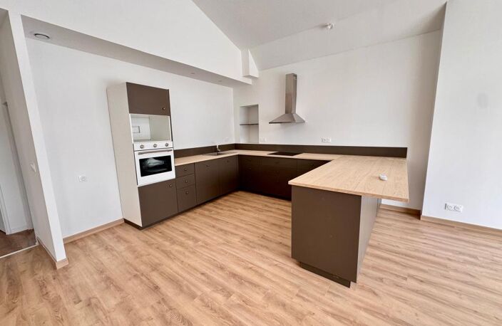 CHARME, RÉNOVATION & PISCINE – LE TOUT DE PLAIN-PIED ! — photo 3