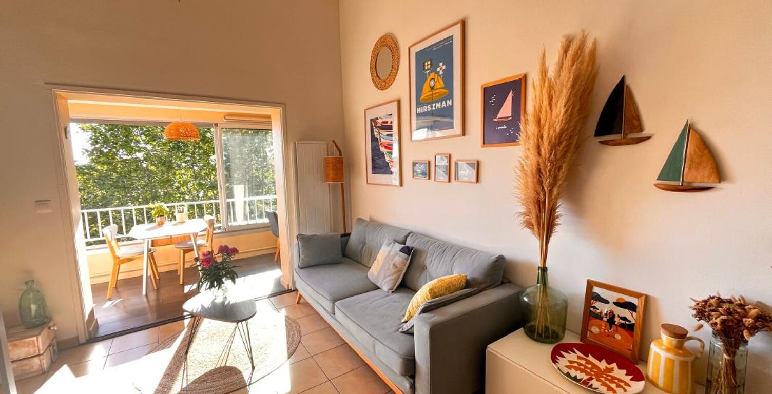 Appartement T2 en duplex rénové à Six-Fours-Les-Plages  – Exposition Sud, loggia et vue dégagée — photo 1