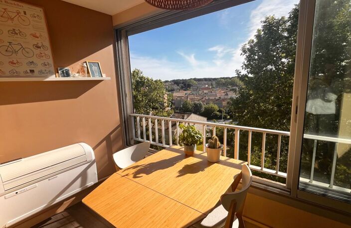 Appartement T2 en duplex rénové à Six-Fours-Les-Plages  – Exposition Sud, loggia et vue dégagée — photo 2