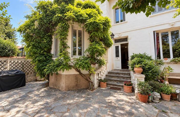 Toulon Brunet – Maison de caractère 1920 de 5 chambres avec jardin au calme, terrasse plein sud et prestations impeccables — photo 4