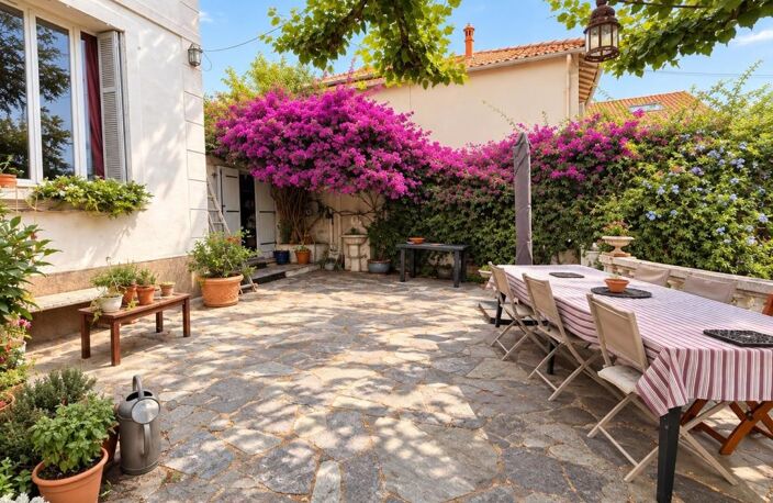 Toulon Brunet – Maison de caractère 1920 de 5 chambres avec jardin au calme, terrasse plein sud et prestations impeccables — photo 5