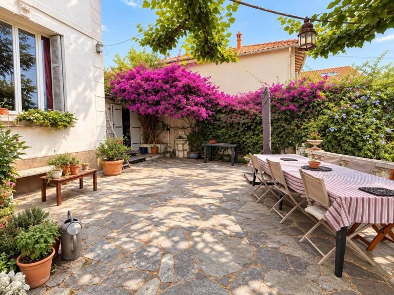 Toulon Brunet – Maison de caractère 1920 de 5 chambres avec jardin au calme, terrasse plein sud et prestations impeccables — photo 1
