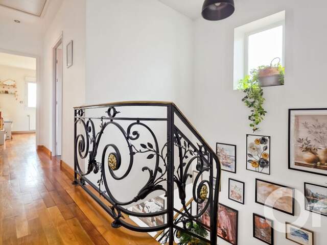 Maison à vendre à St-Prix récente (2017) – 4 chambres – Dépendance — photo du bien