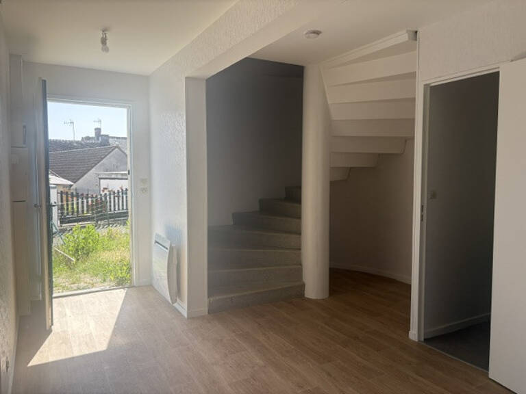 Leasing Maison 4  pièces 102 m² La Châtre — photo 1