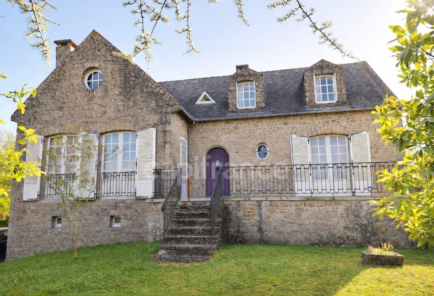 Maison à vendre 11 pièces MAYENNE (53) — photo 1