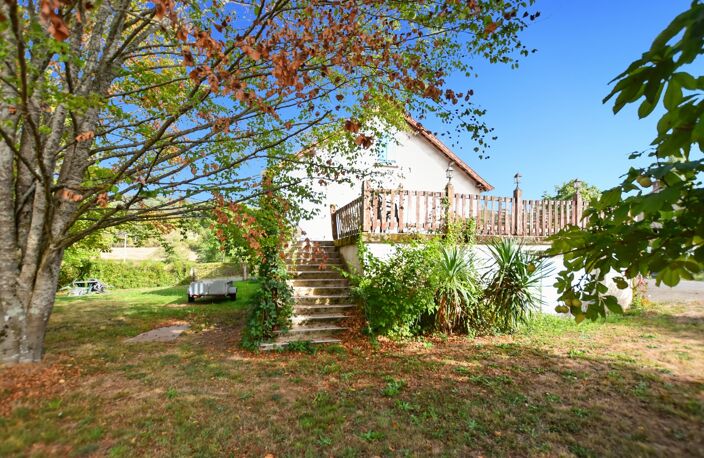 Maison de 177 m2 avec terrain de 2408 m2, avec licence IV, à LA CHAPELLE SOUS UCHON (71) — photo 5