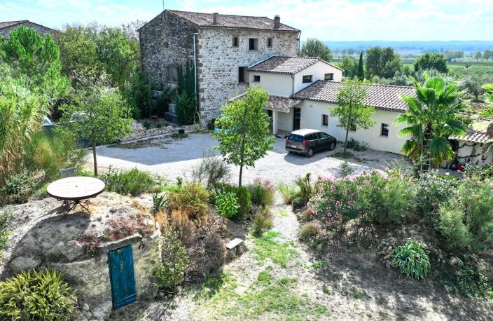 Entre Uzès et Nîmes – Mas de caractère 360 m², piscine, 1,7 ha et vignes  Maison à vendre 9 pièces  (30) — photo 5