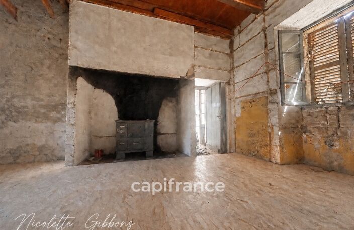 Maison à rénover entièrement 9 pièces SEXCLES (19) — photo 2