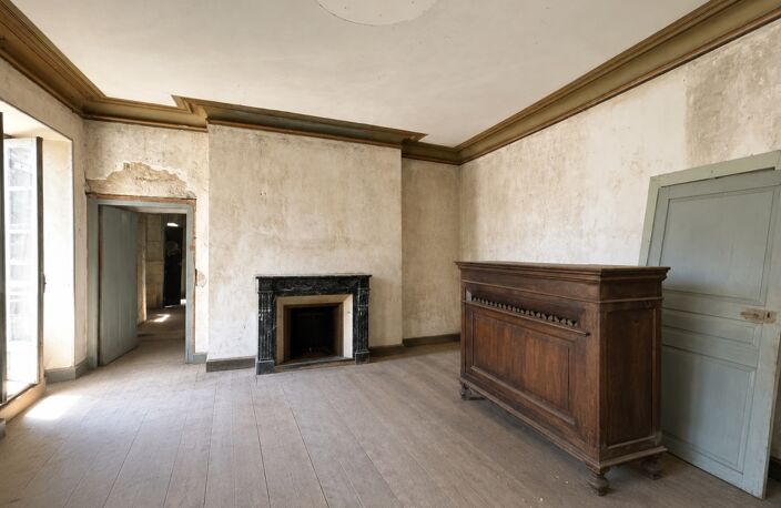 Maison à rénover entièrement 9 pièces SEXCLES (19) — photo 3