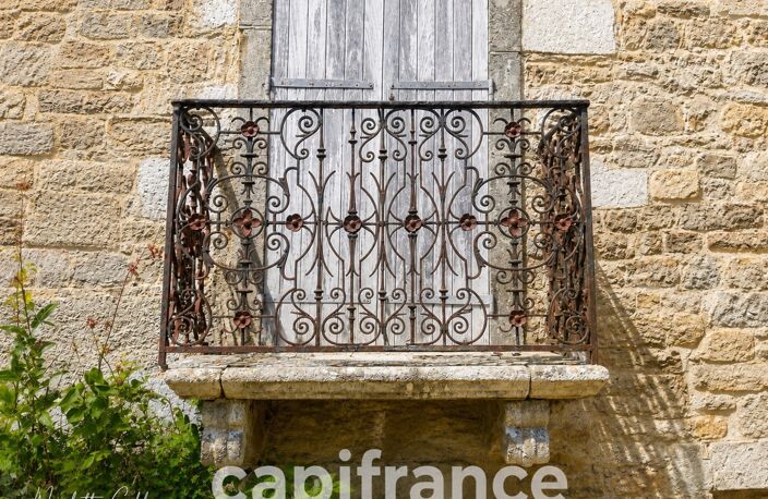 Maison à rénover entièrement 9 pièces SEXCLES (19) — photo 4