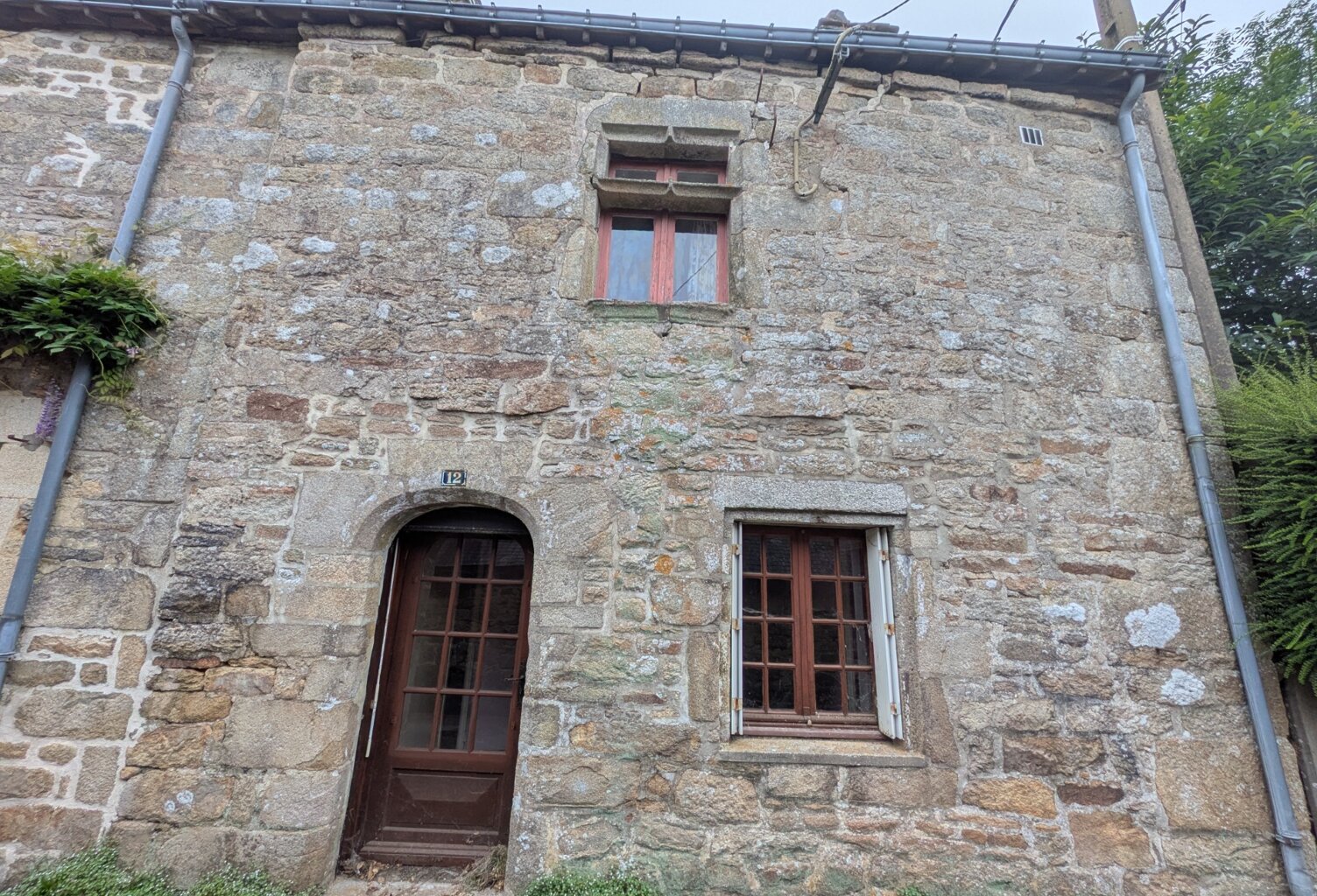 GUEMENE SUR SCORFF MAISON EN PIERRE 3 PIECES DE 53m² ENVIRON HABITABLE PARCELLE DE 108m² ENVIRON — photo 1
