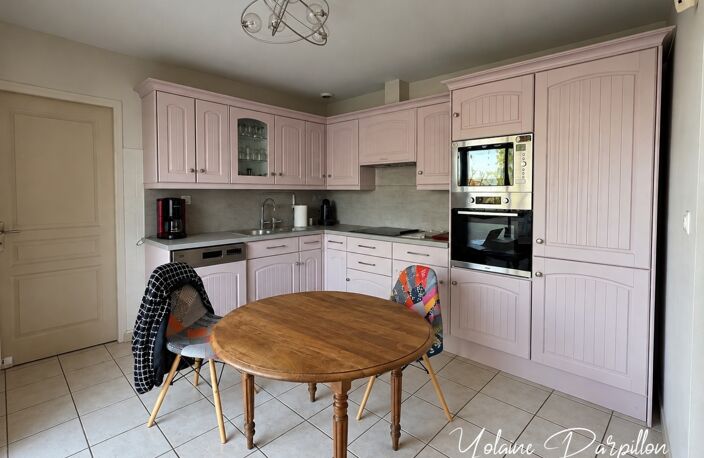 Maison de plain-pied offrant 4/5 chambres avec piscine sur 2000 m² aux BROUZILS (85) — photo 4