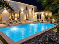 BREUILLET - VILLA D'ARCHITECTE AVEC PISCINE  À DEUX PAS DU CENTRE — photo 2