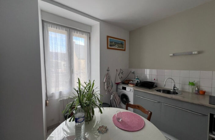 Appartement à louer 3 pièces SEICHES SUR LE LOIR (49) — photo 3